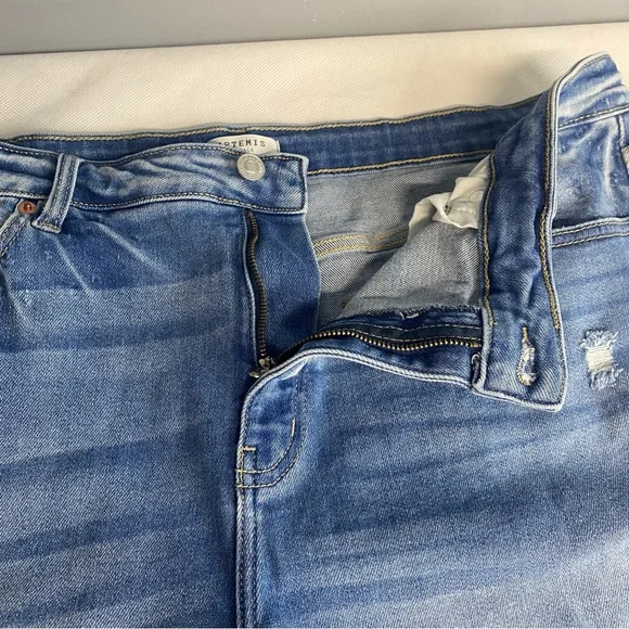 Distressed Denim Women Shorts - Picture 15 of 16